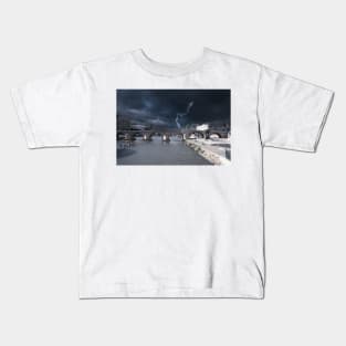 Virtual phenomenon: Stone bridge in Skopje Kids T-Shirt